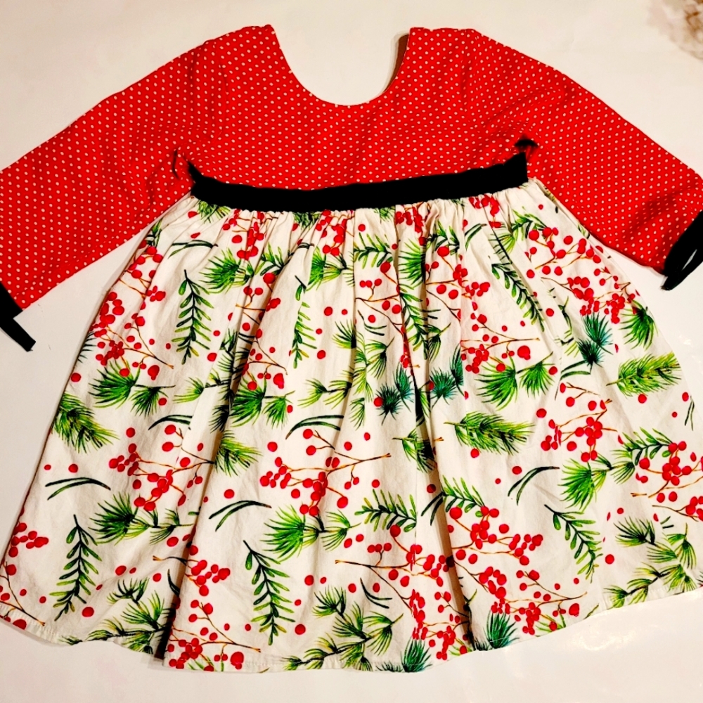 Smocked Sweets Christmas Holly / red poky dot top trimed xmas green tie Skirt